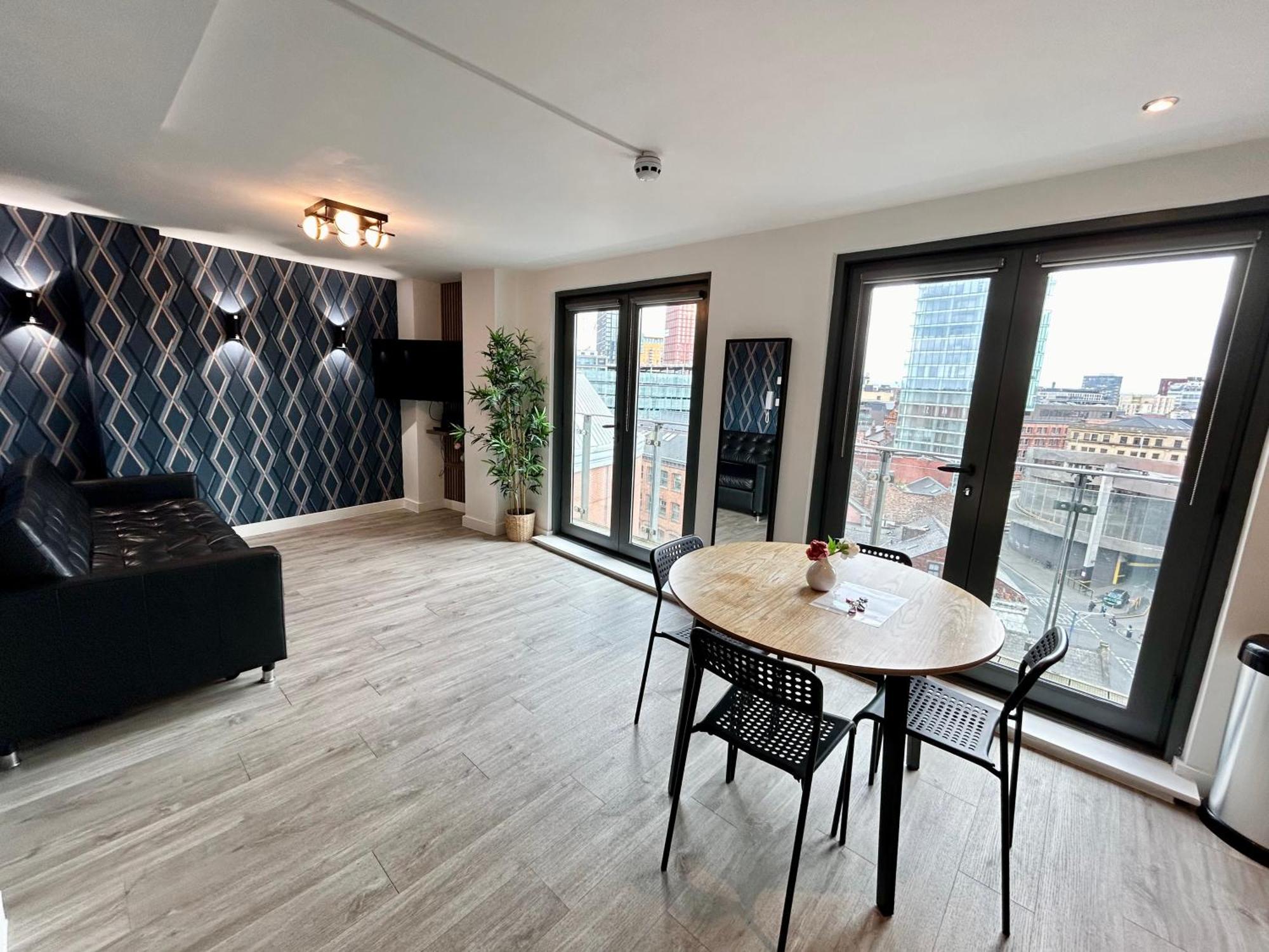 City Centre, Top Floor Apartment, Two Balconies Manchester Exterior photo